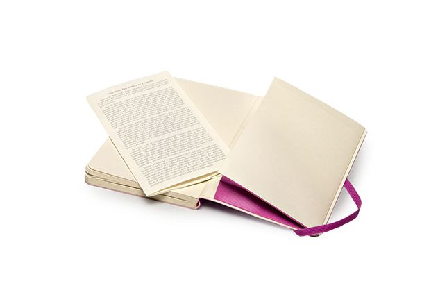 Moleskine Classic Small Dotted Notebook: Orchid Purple