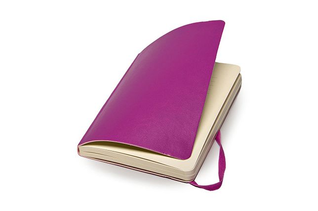 Moleskine Classic Small Dotted Notebook: Orchid Purple