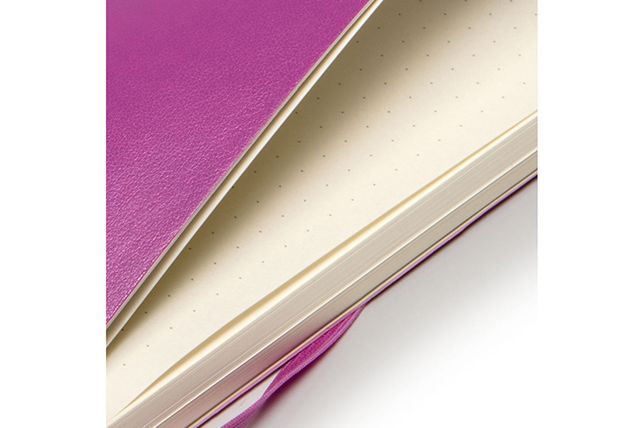 Moleskine Classic Small Dotted Notebook: Orchid Purple