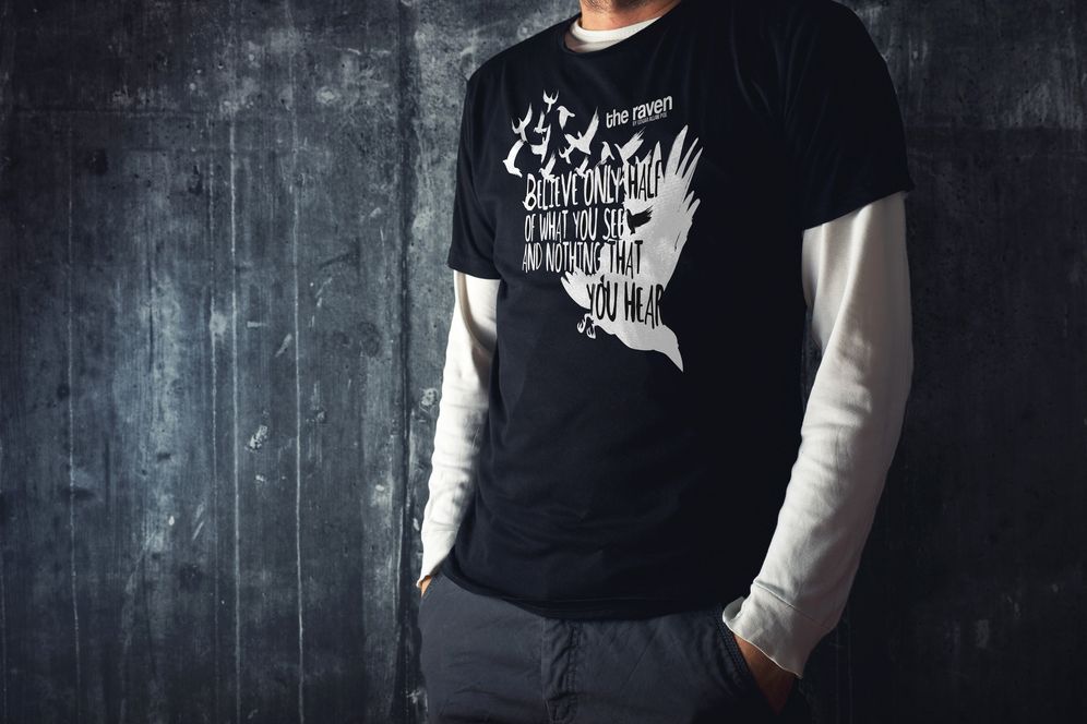 The Raven T-shirt - Medium: (T-shirt Size M)