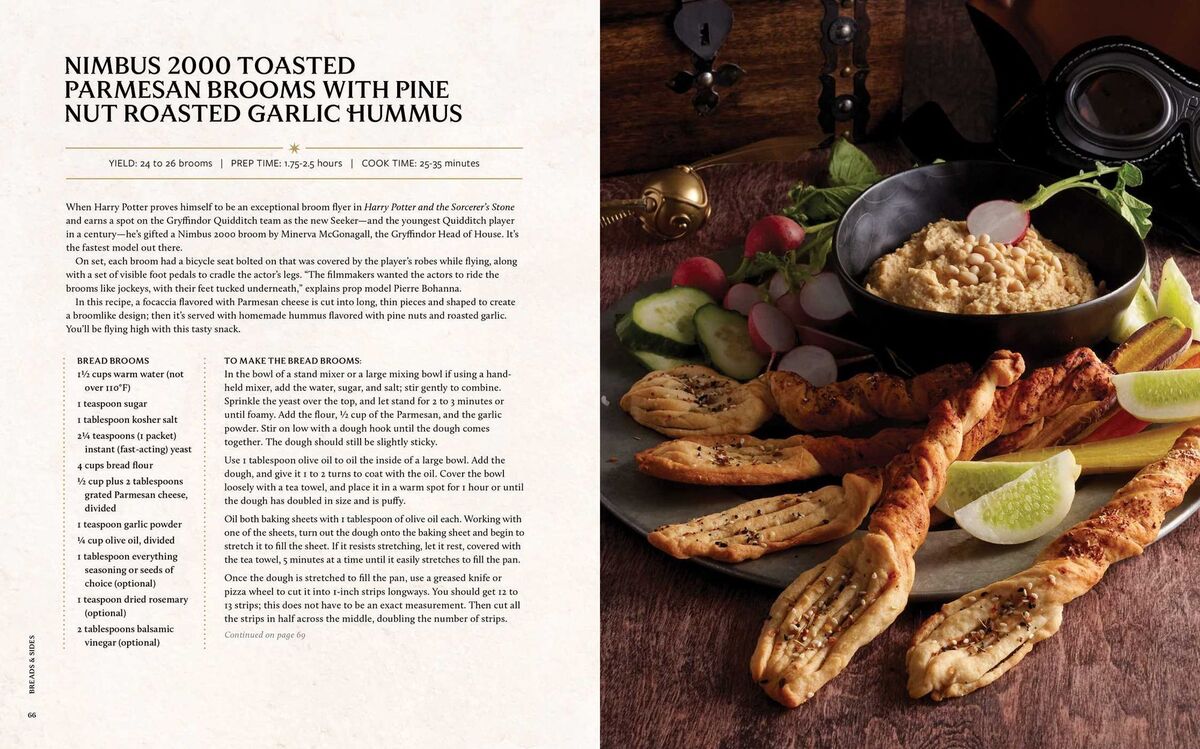 Harry Potter and Fantastic Beasts: Official Wizarding World Cookbook: Spellbinding Meals From New York to Hogwarts and Beyond!