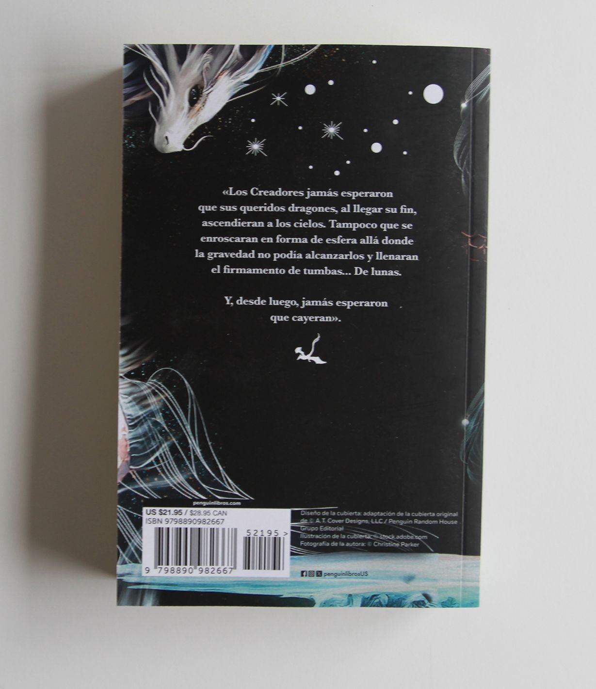 Hasta que caiga la luna / When the Moon Hatched